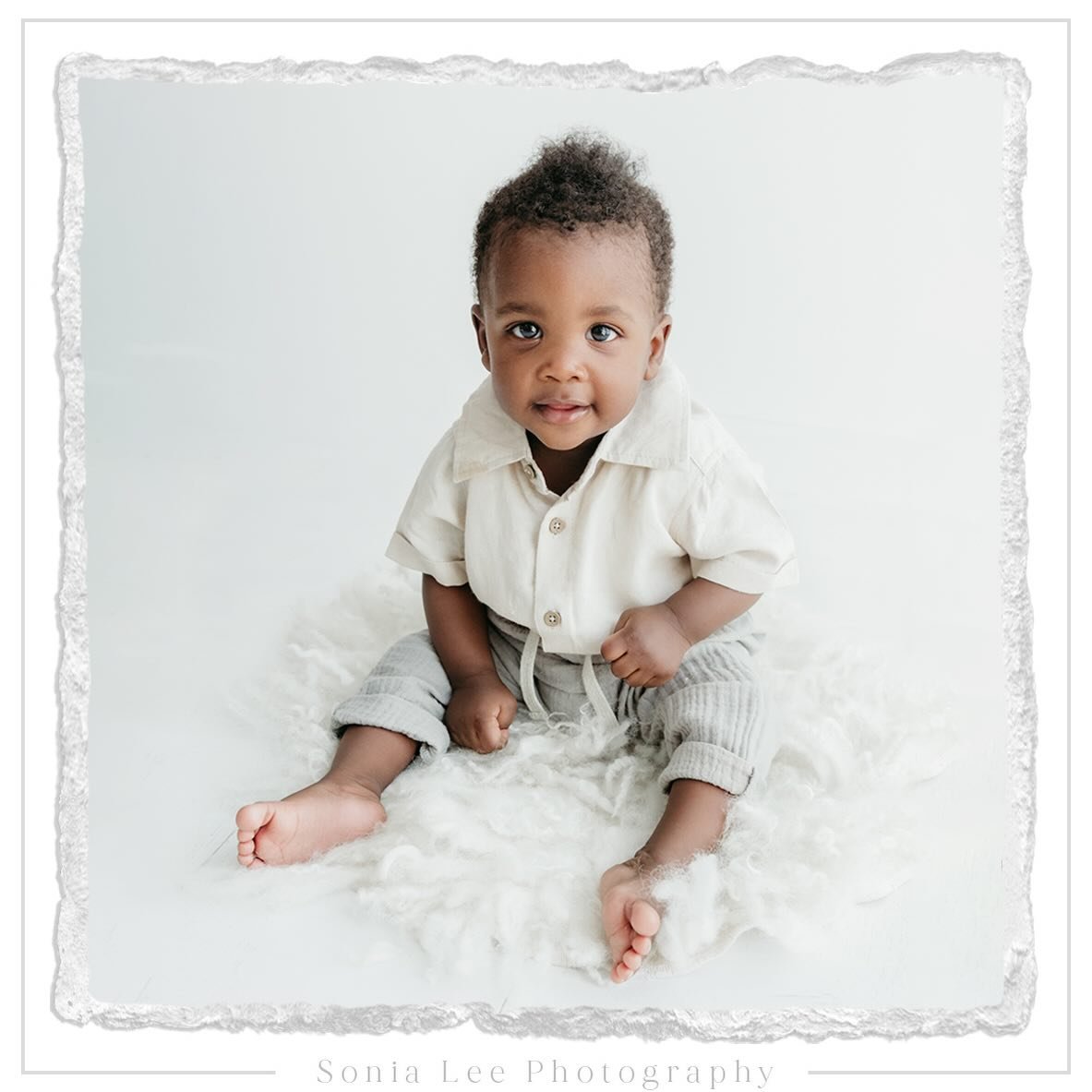 We did a little update session today of baby Praise. I photographed him as a newborn and now he’s 8 months and sitting on his own. The next age will be when he’s 1. It’s so wonderful to watch little ones and their families grow 😊⭐️
.
.
.
.
.
.
#Adelaidephotographer #adelaidenewbornphotographer #childphotographer #adelaidefamilyphotos #photographer #westernsuburbsphotographer #Adelaideportraitphotographer #Adelaidephotographer #Maternityphotographer #Adelaidemums #cutekids #SAsmallbusiness #supportadelaidesmallbusiness