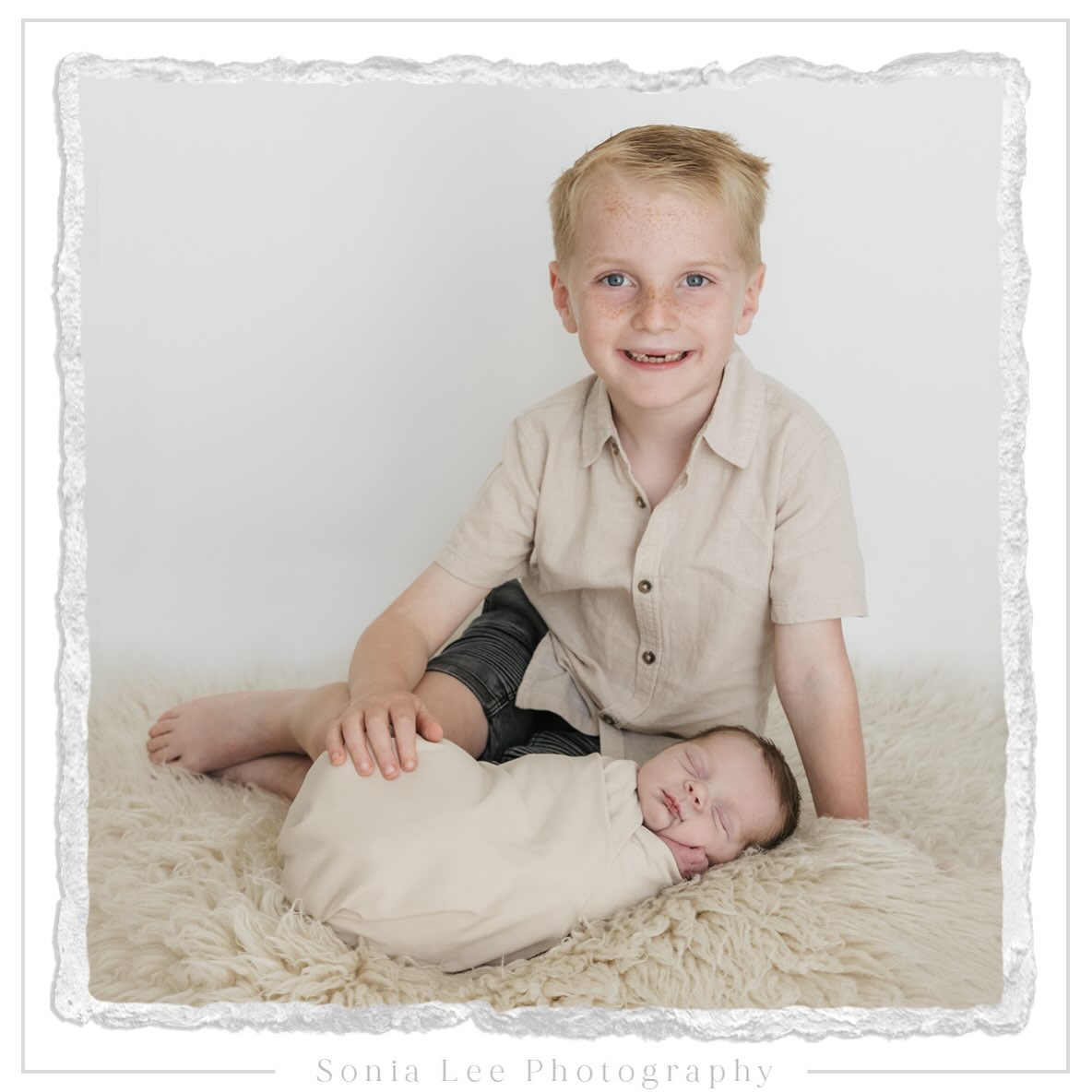 Beautiful Brothers. 
“ A brother is a friend given by nature”
.
.
.
.
.
.
#sonialeephotography #newbornphotography  #adelaidenewbornphotos  #westernsuburbsphotographer #babyphotographer
